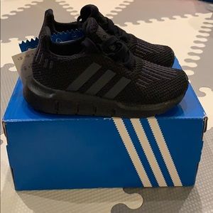 NWT! Adidas Kids Swift Run I sneakers